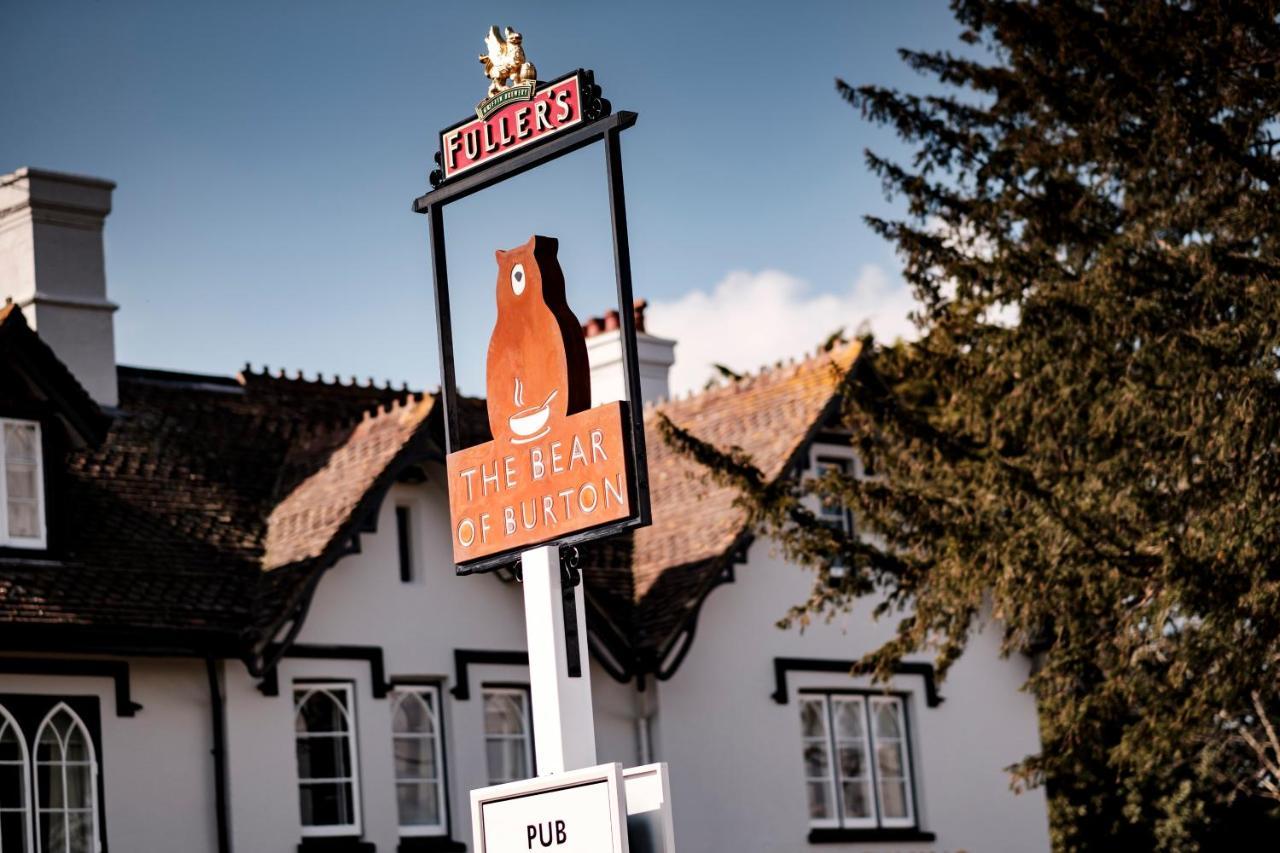 Bear Of Burton Hotel Крайстчърч Екстериор снимка