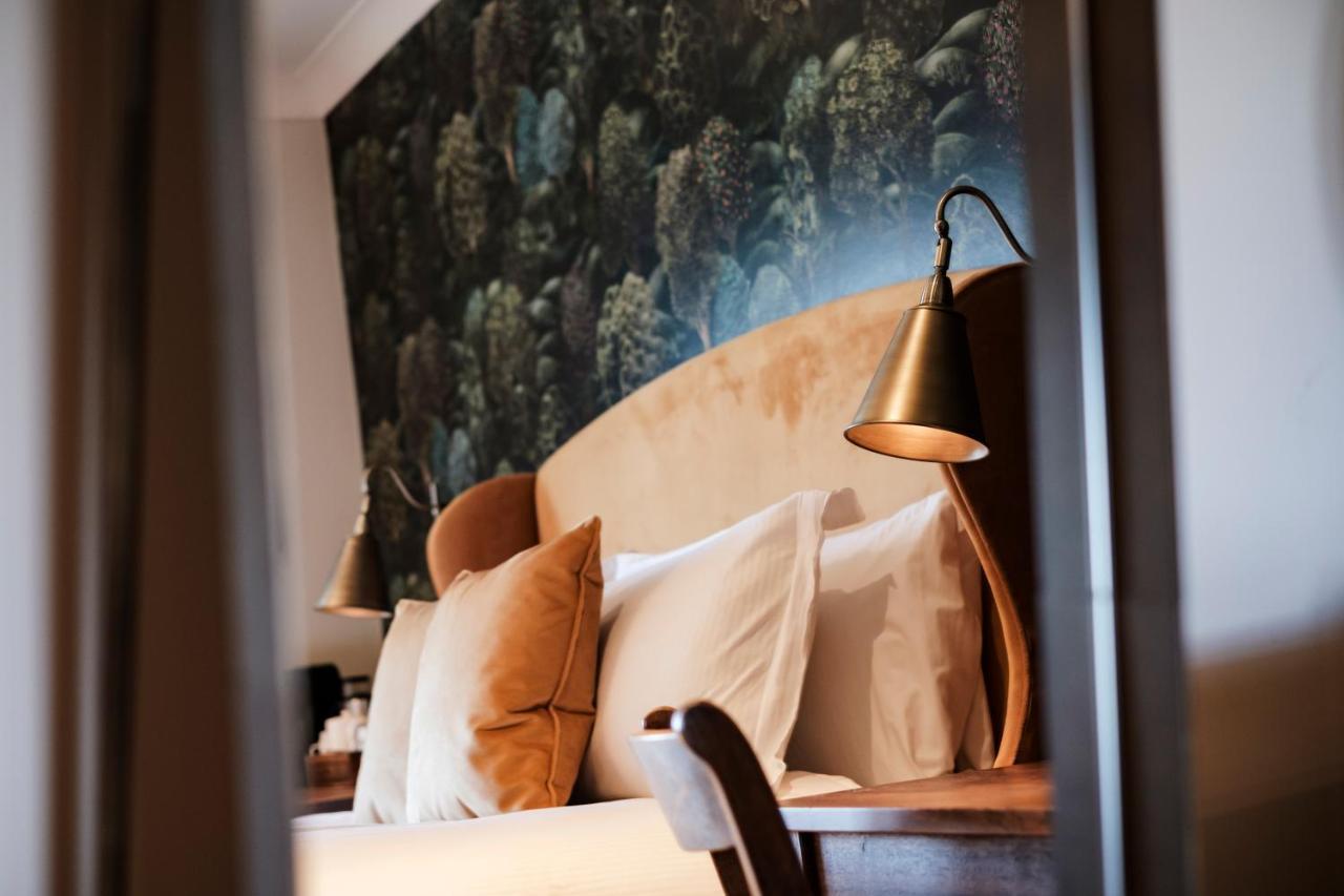 Bear Of Burton Hotel Крайстчърч Екстериор снимка