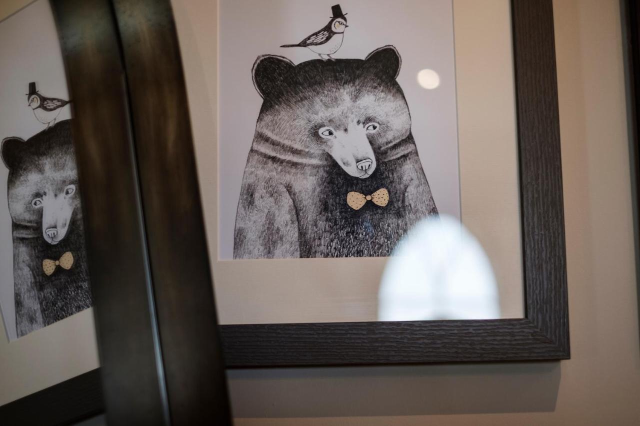 Bear Of Burton Hotel Крайстчърч Екстериор снимка